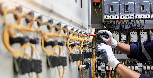 Professional Electrician technician working in University of Virginia, VA